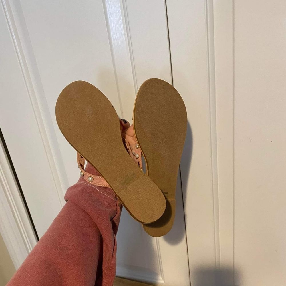 Flip flops - Picture 3 of 3